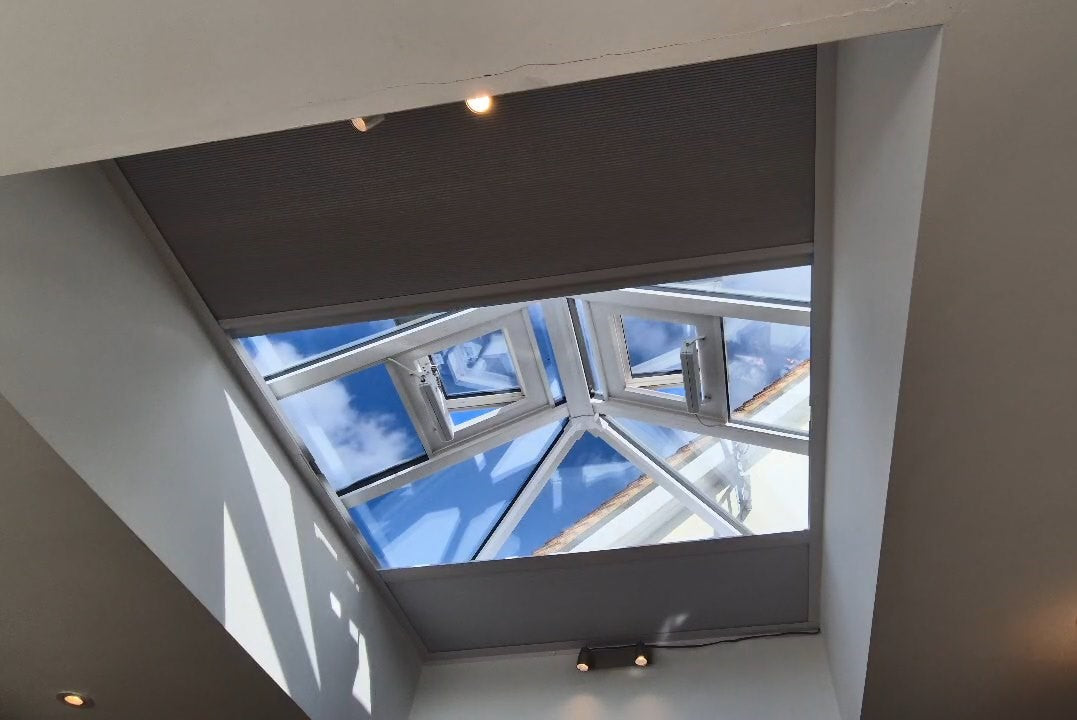 Sunshade Blind - motorised operation for SKYLIGHTS
